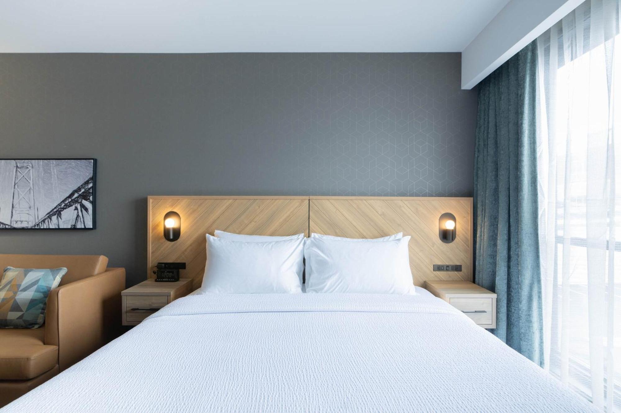 Sandman Signature Dartmouth Hotel & Suites Extérieur photo