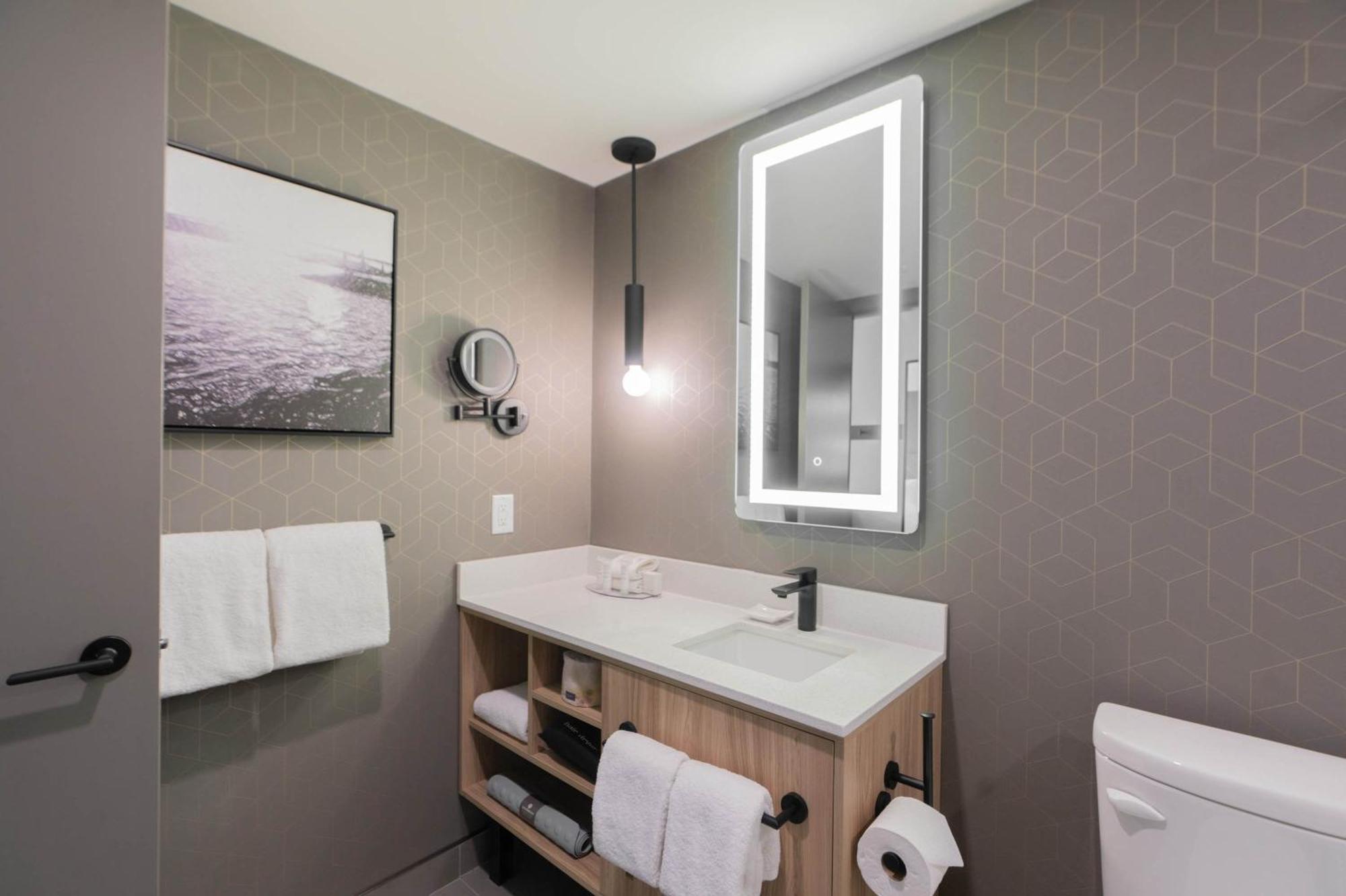 Sandman Signature Dartmouth Hotel & Suites Extérieur photo